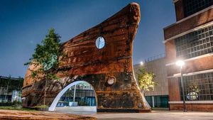 Bangunan Keren Ini Dulunya Bangkai Kapal Tua Lho