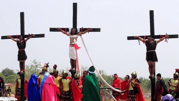 Foto: Prosesi Jalan Salib di Filipina