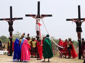 Foto: Prosesi Jalan Salib di Filipina