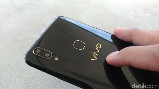 Gara-gara Vivo V9, Candi Borobudur Bikin Netizen Penasaran