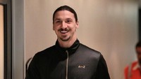 Ibrahimovic menginjakkan kakinya di Amerika Serikat usai mendarat di Los Angeles International Airport, Kamis (29/3/2018) malam waktu setempat. (Foto: Twitter @LAGalaxy)