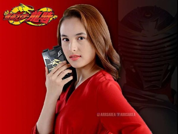 Keren! Brand Ambassador Ponsel Disulap Jadi Kamen Rider