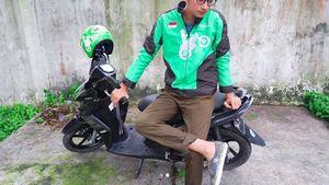Potret Nabhan Cody, Driver Ojol Ganteng yang Hobi Kulineran dan Minum Kopi
