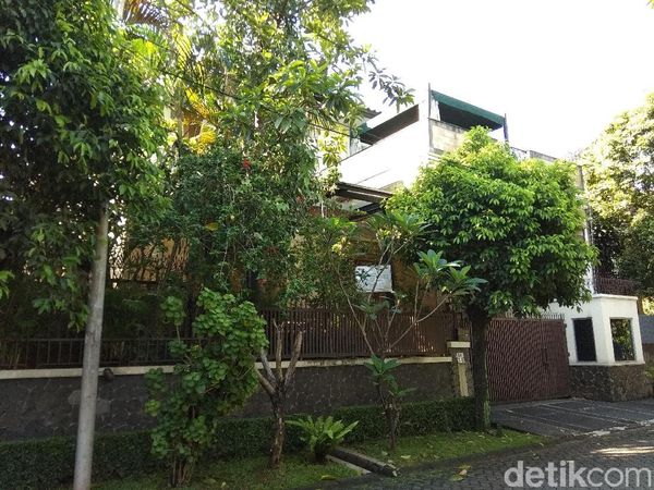 Penampakan Rumah Rp 8,5 M Emirsyah Satar yang Disita KPK