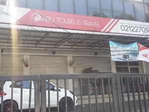 Foto: Koper Menumpuk di Emperan Abu Tours Cabang Mampang Foto: Koper Menumpuk di Emperan Abu Tours Cabang Mampang
