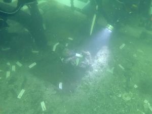 Langka! Ada Makam Kuno di Bawah Laut