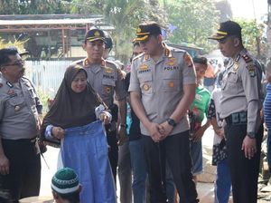 Polisi Tampung Laporan Kehilangan Korban Kebakaran di Taman Kota Polisi Tampung Laporan Kehilangan Korban Kebakaran di Taman Kota