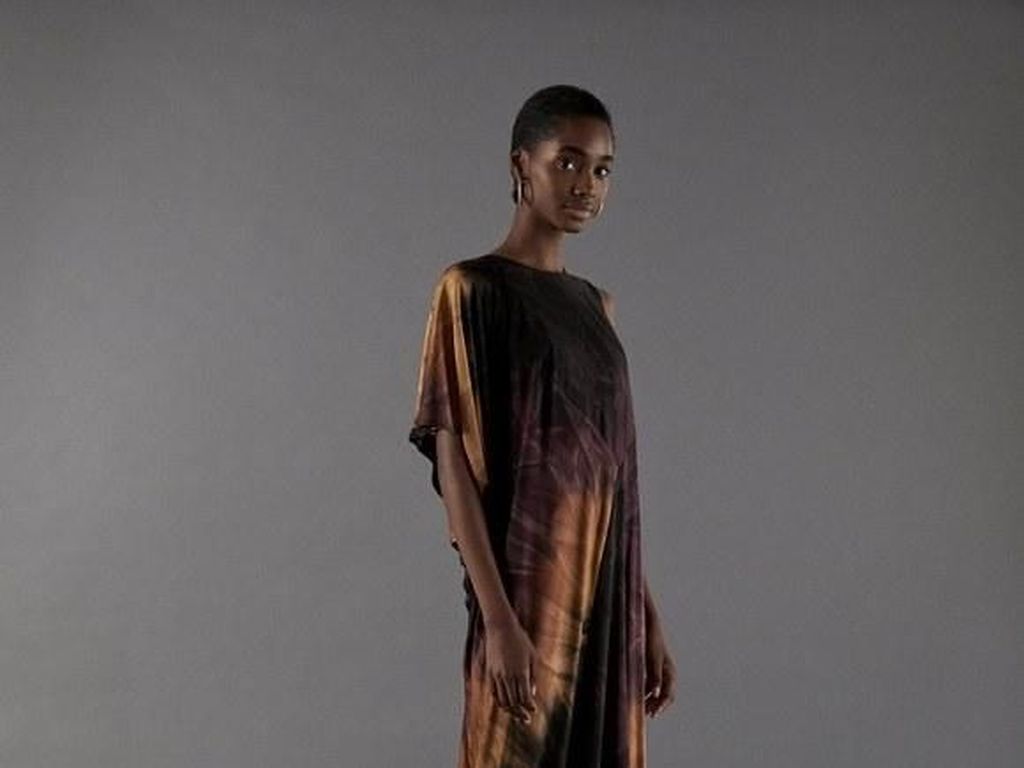 Rilis Baju Tie Dye, Zara Dikecam Finalis Miss Universe Rilis Baju Tie Dye, Zara Dikecam Finalis Miss Universe