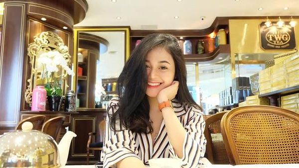 Makin Cantik! Ini Putri Master Limbad, Cecillia Gina Saat Makan French Toast dan Permen