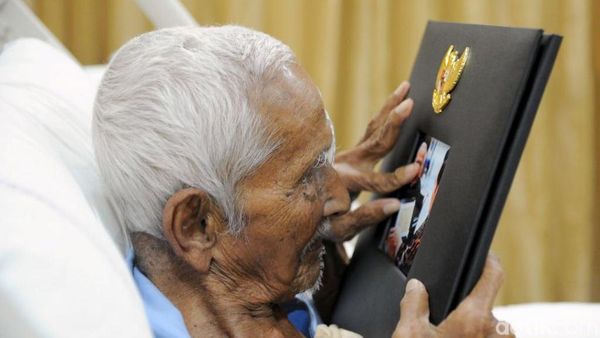 Momen Nyak Sandang Bisa Melihat Lagi yang Bikin Jokowi Senang