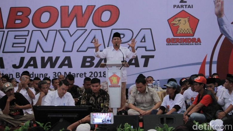 Luhut Lobi Prabowo Jadi Cawapres Jokowi?