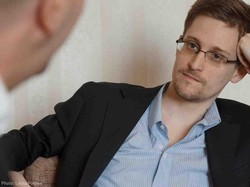 Putin Beri Kewarganegaraan Rusia ke Pembocor Rahasia NSA Edward Snowden