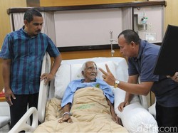 Jokowi Senang, Nyak Sandang Bisa Melihat Lagi