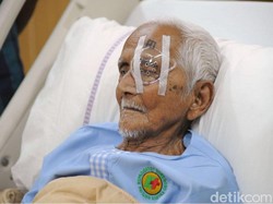 Pasca Operasi Katarak, Nyak Sandang Baca Surat Yasin