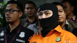 Polisi Pamerkan Arseto Pariadji Bertopeng dan Mercy Putih