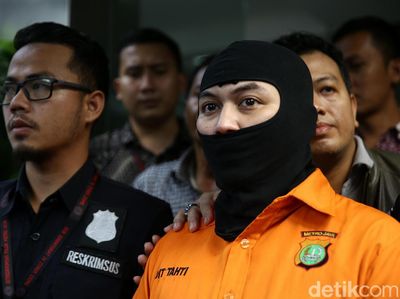 Polisi Pamerkan Arseto Pariadji Bertopeng dan Mercy Putih