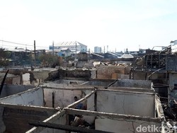 Cerita Heroik Petugas Selamatkan Warga di Kebakaran Taman Kota