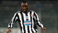 Patrick Vieira total tampil di 76 pertandingan Liga Champions bersama tiga klub berbeda. Tapi baik bersama Juventus, Arsenal, atau Inter Milan, gelandang asal Prancis ini tak pernah bisa jadi juara di kompetisi tersebut. (Laurence Griffiths/Getty Images)
