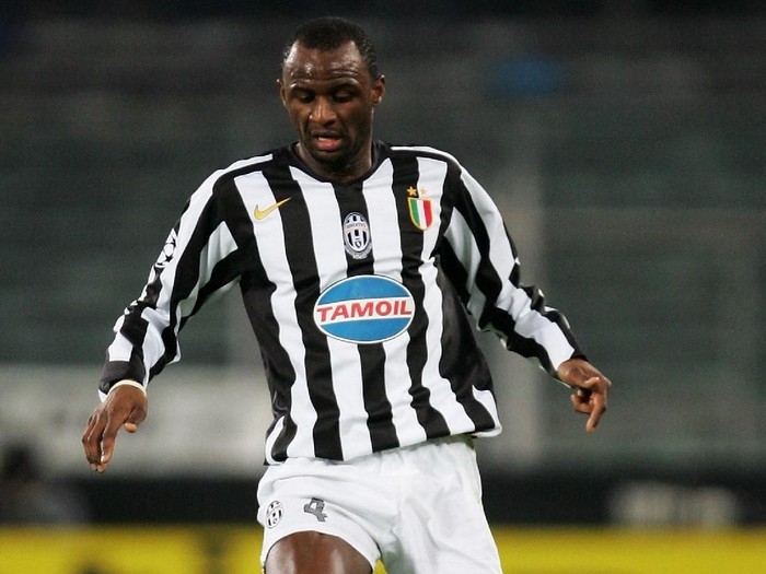 TURIN, ITALY - MARCH 07:  Patrick Vieira of Juventus in action during the UEFA Champions League First Knock-Out Round Second Leg match between Juventus and Werder Bremen at the Stadio Delle Alpi on March 7, 2006 in Turin, Italy.  (Photo by Laurence Griffiths/Getty Images)