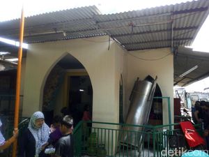 Ini Musala yang Tetap Berdiri Meski Dikepung Api Semalam