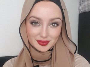 Masya Allah Cantiknya Angelina Jolie Berhijab dari London Ini