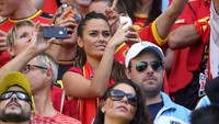 Kiper Chelsea, Thibaut Courtois, pernah menjalin kasih dengan Marta Dominguez dan membuahkan dua orang anak hasil hubungannya. Tapi, keduanya sudah berpisah sejak tahun lalu. (Foto: Getty Images)