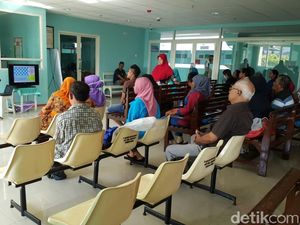 Dokter ini Aktif Sembuhkan Pasien dari Kabar Hoax