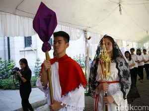Ibadat Jalan Salib di Gereja Katedral