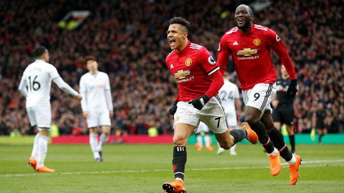 Manchester United unggul 2-0 atas Swansea City berkat gol Romelu Lukaku dan Alexis Sanchez (Foto: Andrew Yates/Reuters) Manchester United unggul 2-0 atas Swansea City berkat gol Romelu Lukaku dan Alexis Sanchez (Foto: Andrew Yates/Reuters)