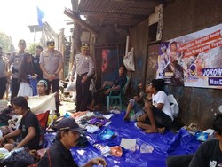 Polisi Berikan Trauma Healing untuk Korban Kebakaran Taman Kota