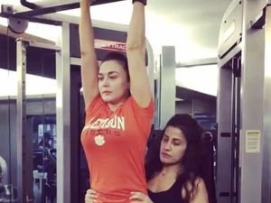 Rahasia Bugar Preity Zinta yang Masih Terlihat 20 Tahun di Usia 40-an Rahasia Bugar Preity Zinta yang Masih Terlihat 20 Tahun di Usia 40-an