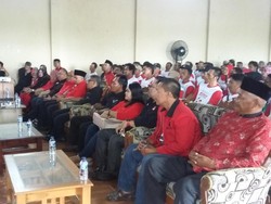 Long Weekend, Tb Hasanuddin Bertemu Perajin Tahu di Tasikmalaya