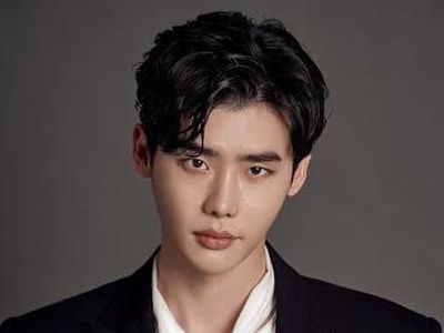 8 Selebriti Korea Berbibir Bentuk Hati yang Senyumnya Bikin Meleleh