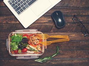 Pria Ini Live Tweet Makan Siangnya Dicuri Teman Sekantornya