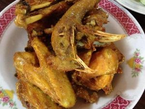 Begini Lezatnya Ayam Goreng Plus Sambal Blondo Favorit Presiden Jokowi