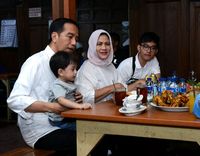 Begini Lezatnya Ayam Goreng Plus Sambal Blondo yang Jadi Favorit Presiden Jokowi