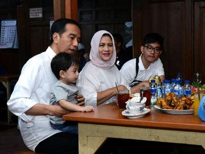 Family Time Jokowi di Long Weekend
