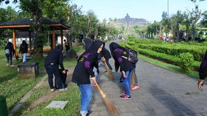 Aksi Bersih-bersih Borobudur Pasca Pesta Vivo V9