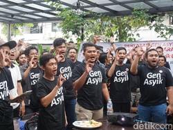 Berkaos Gen Asyik Anak Muda Bandung Dukung Sudrajat-Syaikhu