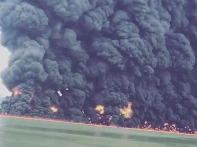 Kebakaran di Perairan Balikpapan, Begini Penampakan Asap Tebalnya