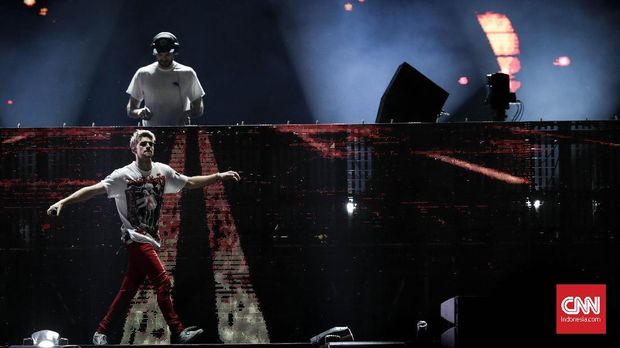 Nila Setitik di Kemeriahan Konser The Chainsmokers di Jakarta