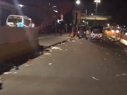 Jorok! Hamparan Sampah di Trotoar Tanah Abang