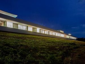 Indahnya Rumah Terpanjang di Dunia yang Mencapai 150 Meter