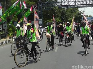 Tempuh Anyer-Denpasar, Onthelis Se-Nusantara Mampir di Rembang