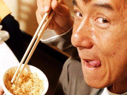 Viral Kabar Jackie Chan Masuk Islam, Ternyata...