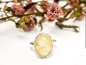 Perhiasan ASI untuk Kenang Momen Menyusui, Muslimah Boleh Punya?