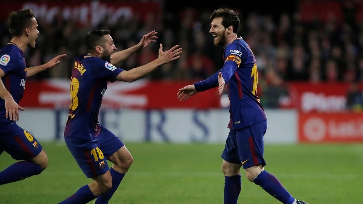Gol Lionel Messi selamatkan Barcelona dari kekalahan di kandang Sevilla. (Foto: Jon Nazca/Reuters)
