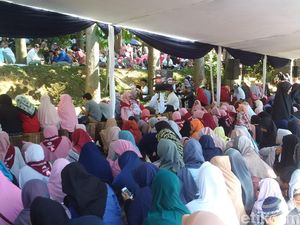 TGB Berbagi Ilmu Pemimpin Adil ke Ribuan Jemaah Pesantren Aa Gym