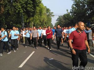 Liburan di Kampung Halaman, Jokowi Sapa Warga di CFD di Solo