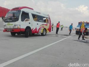 Minibus Tabrak Pembatas di Tol Ngawi-Wilangan, Tujuh Orang Luka